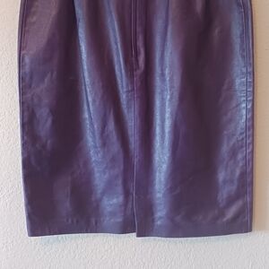 Valentino Soft Leather Women's Skirt - Fantastic Condition 💜
